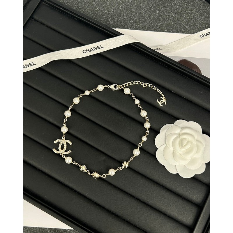 18K  Chanel White Pearls Necklace