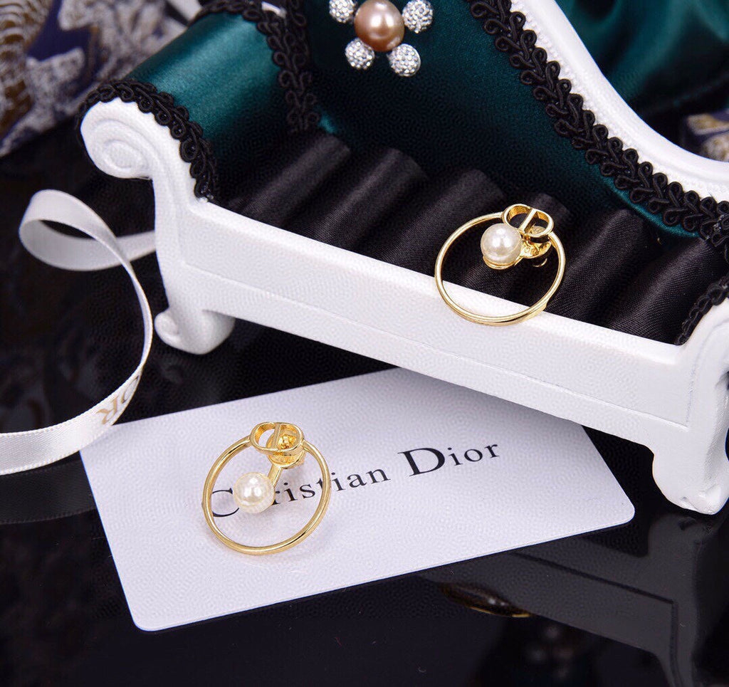 18K Dior 30 Montaigne Pearls Earrings