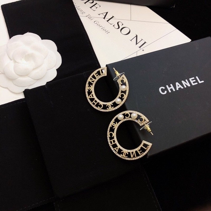 18K  Chanel Circle Pearl Earrings