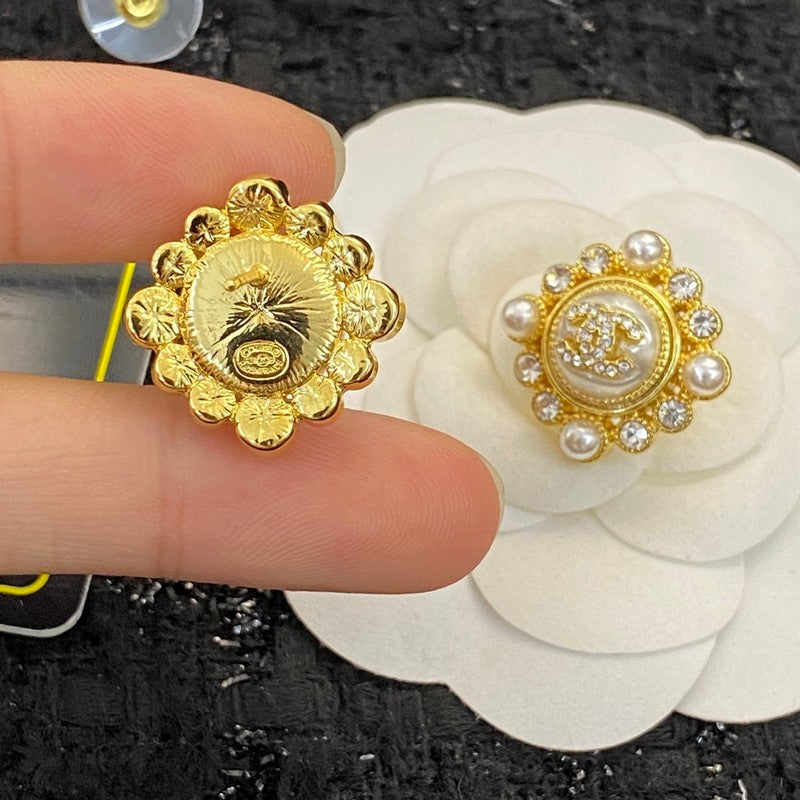18K  Chanel Pearls Earrings