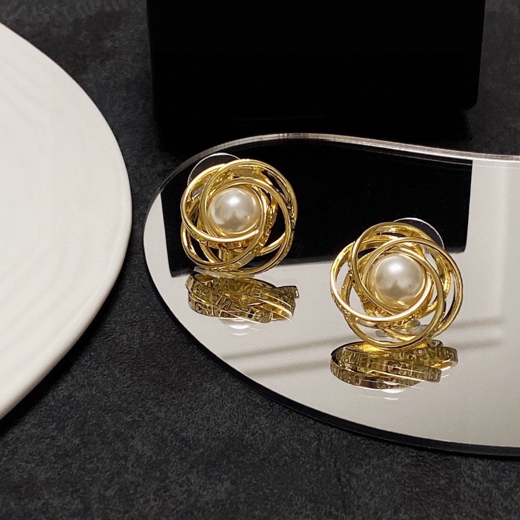 18K  Chanel Pearl Earrings