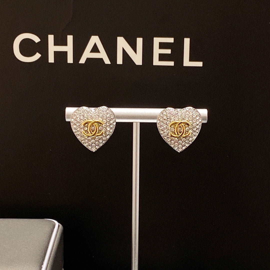 18K  Chanel Heart Diamonds Earrings