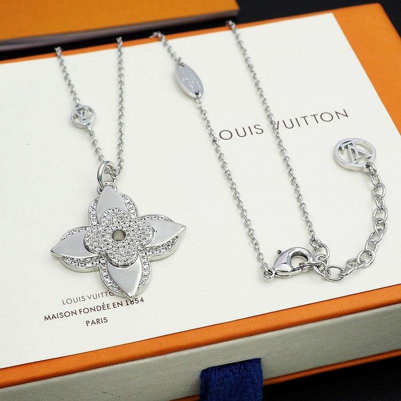 18K Louis Vuitton Medaillon Necklace