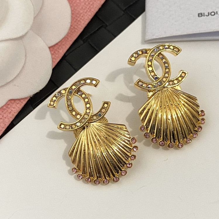 18K  Chanel Shell Pendant Earrings