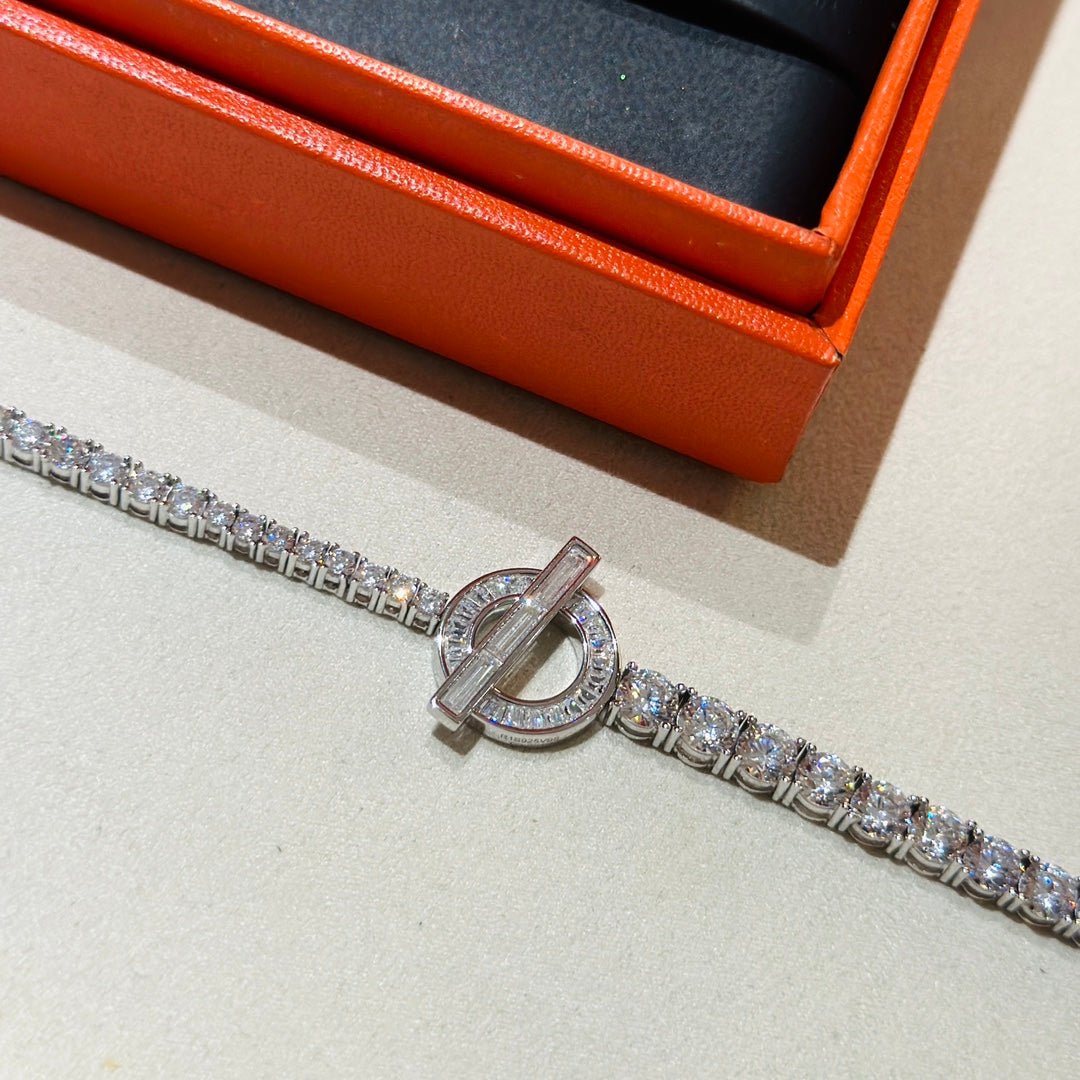 18K Finesse Link Diamond Hermes Bracelet