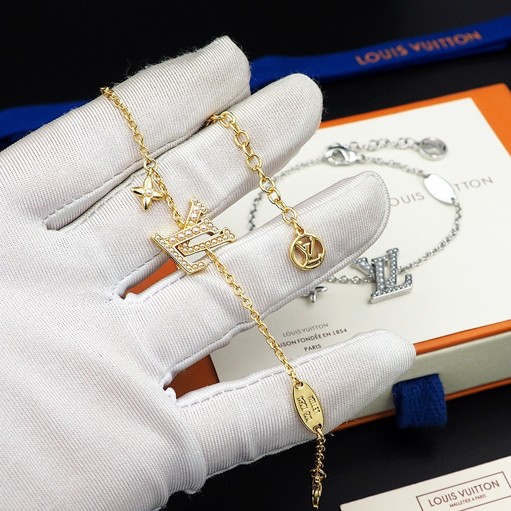 18K Louis Vuitton Iconic Pearls Bracelet