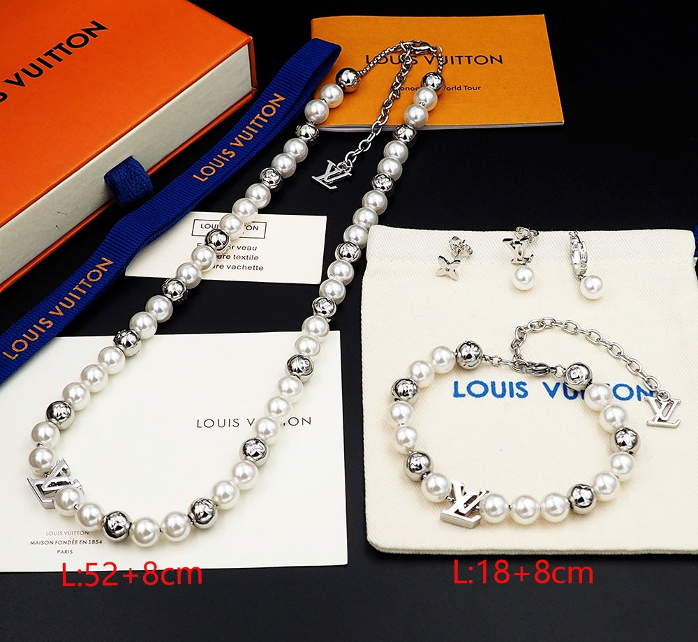 18K Louis Vuitton Monogram Pearls Necklace
