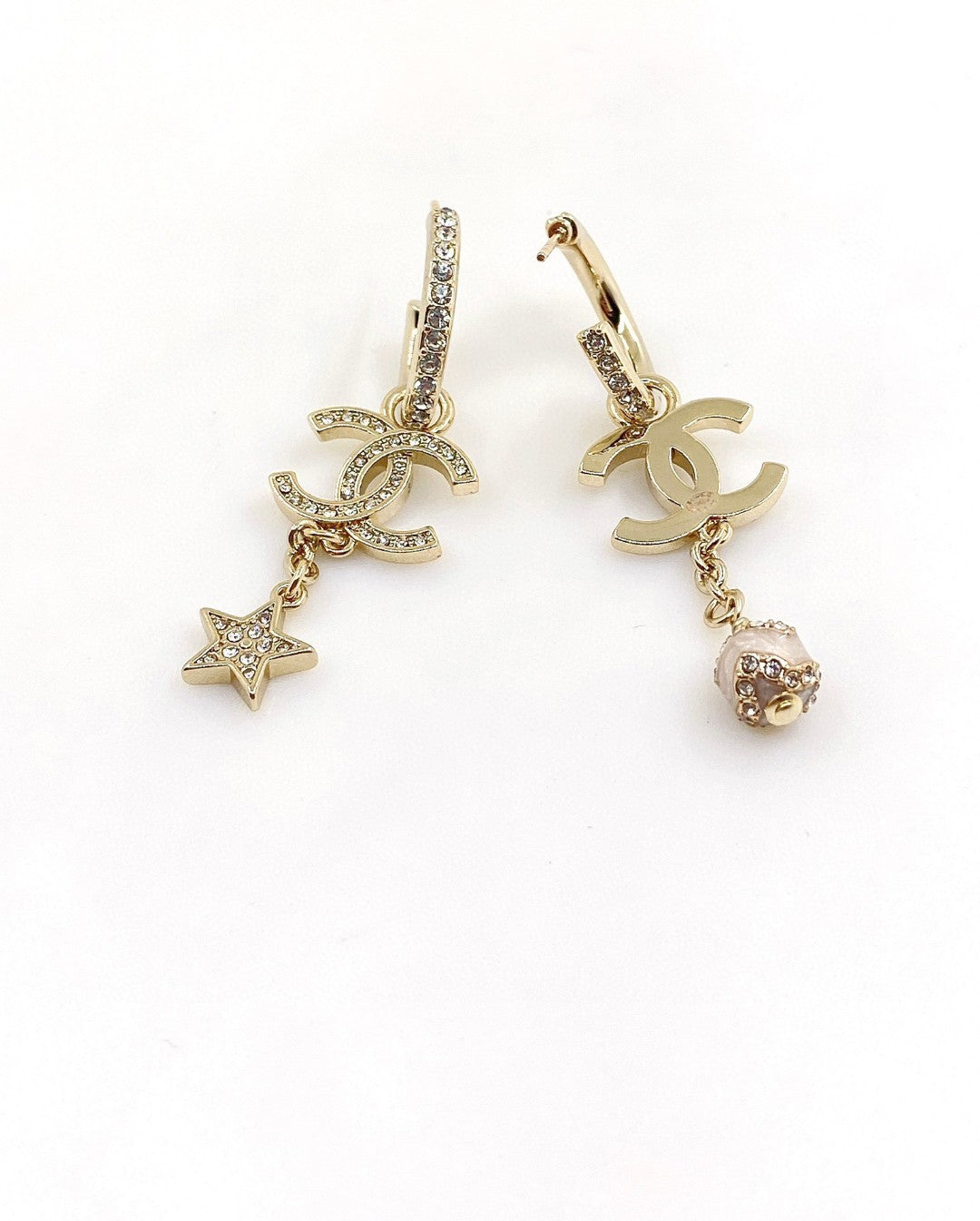 18K  Chanel Pearl Long Pendant Earrings