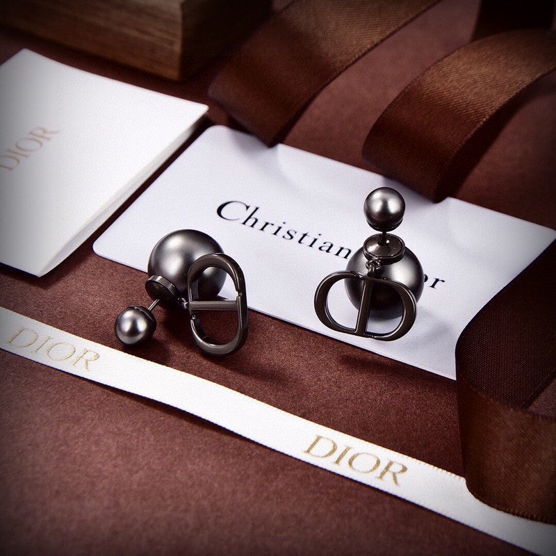 18K Dior Tribales Grey Pearl Earrings