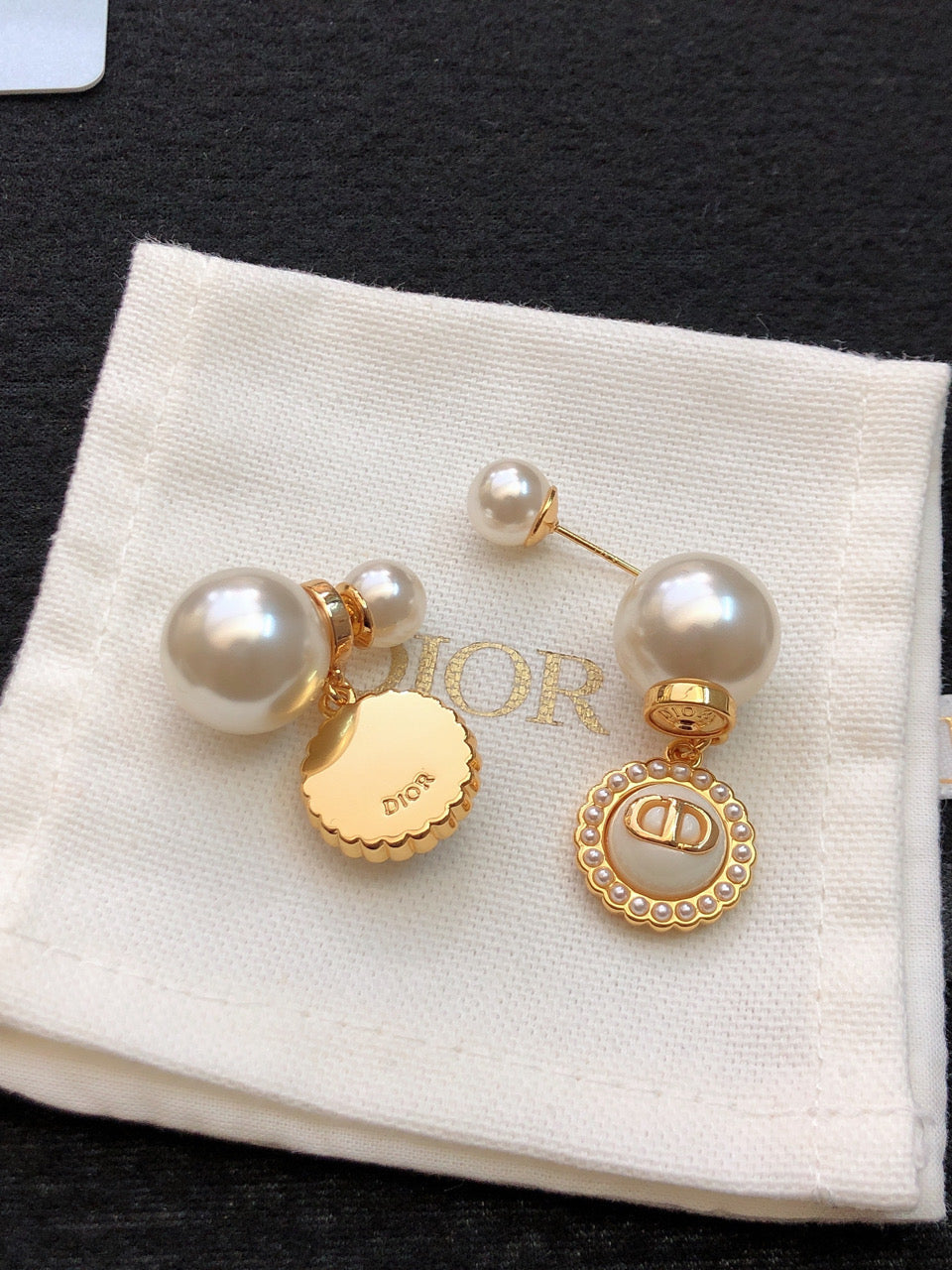 18K Dior Pearls Earrings