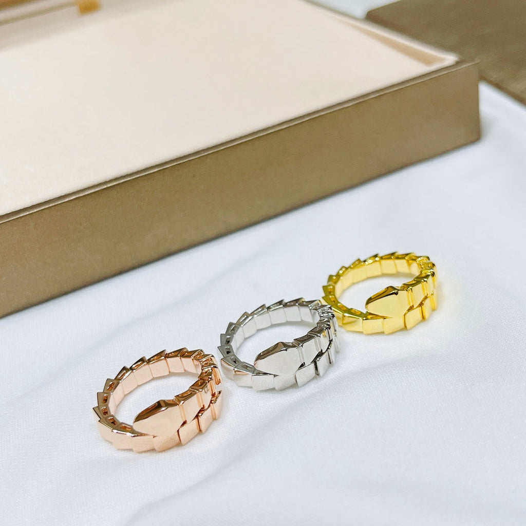 18K BVLGARI Serpenti Viper Ring