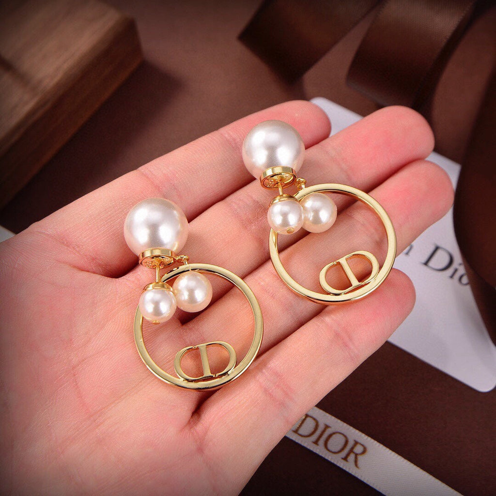18K Dior Circle Pearls Earrings