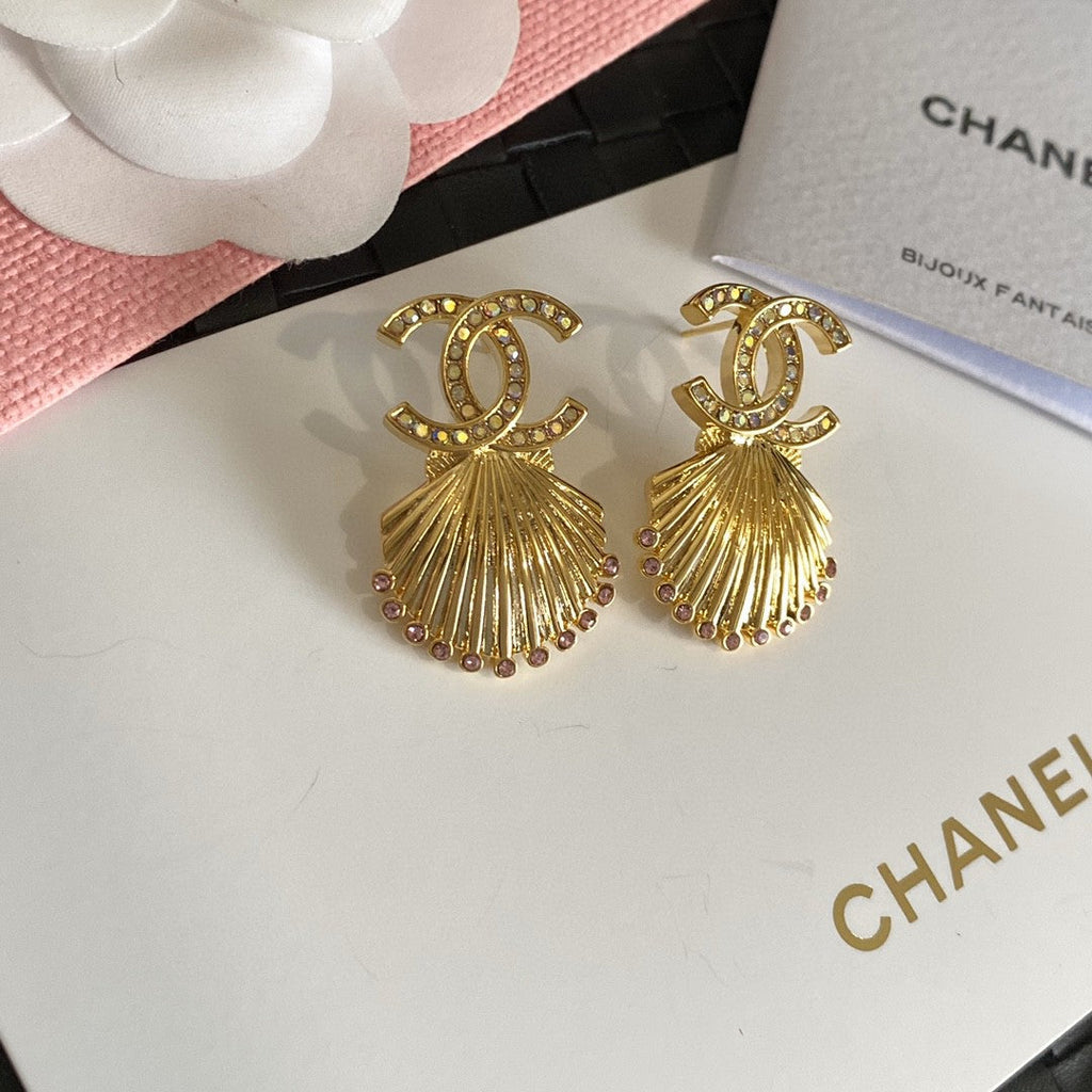 18K  Chanel Shell Pendant Earrings