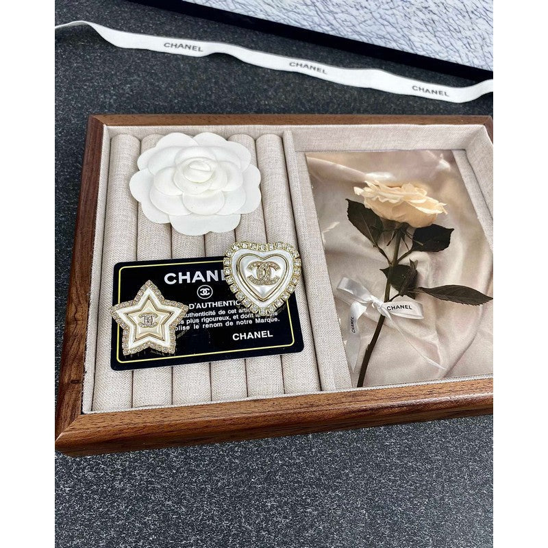 18K  Chanel Star Pearl Brooch