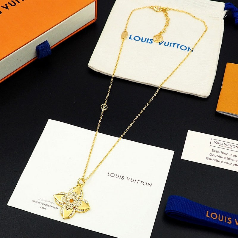 18K Louis Vuitton Medaillon Necklace