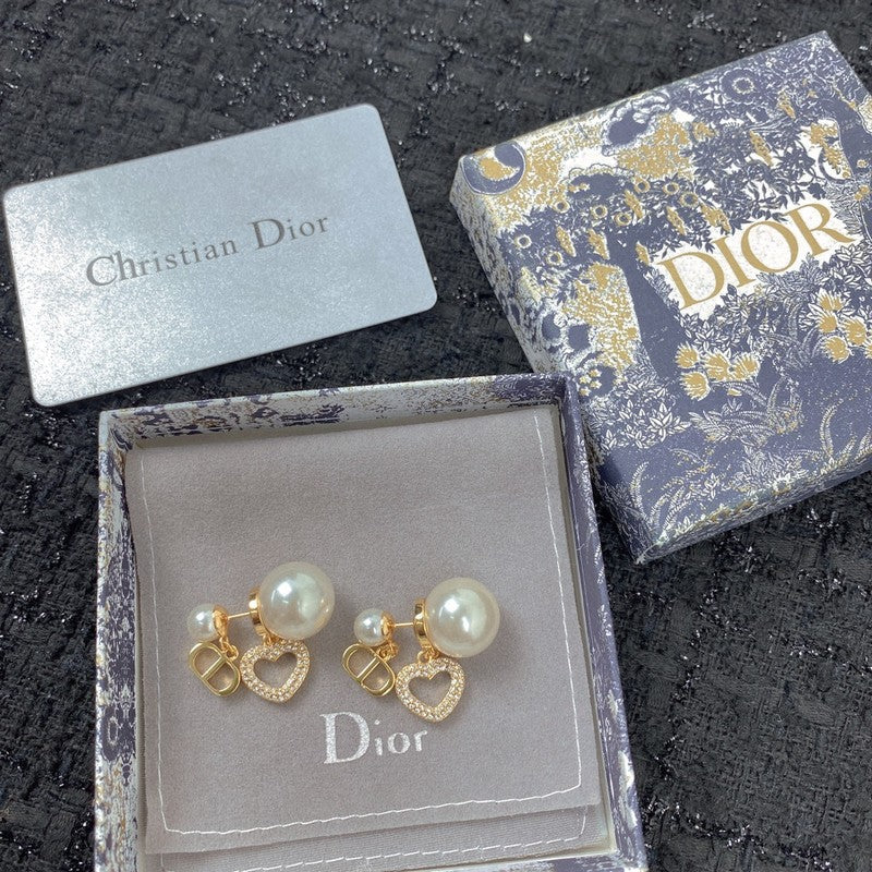 18K Dior 30 Montaigne Heart Earrings