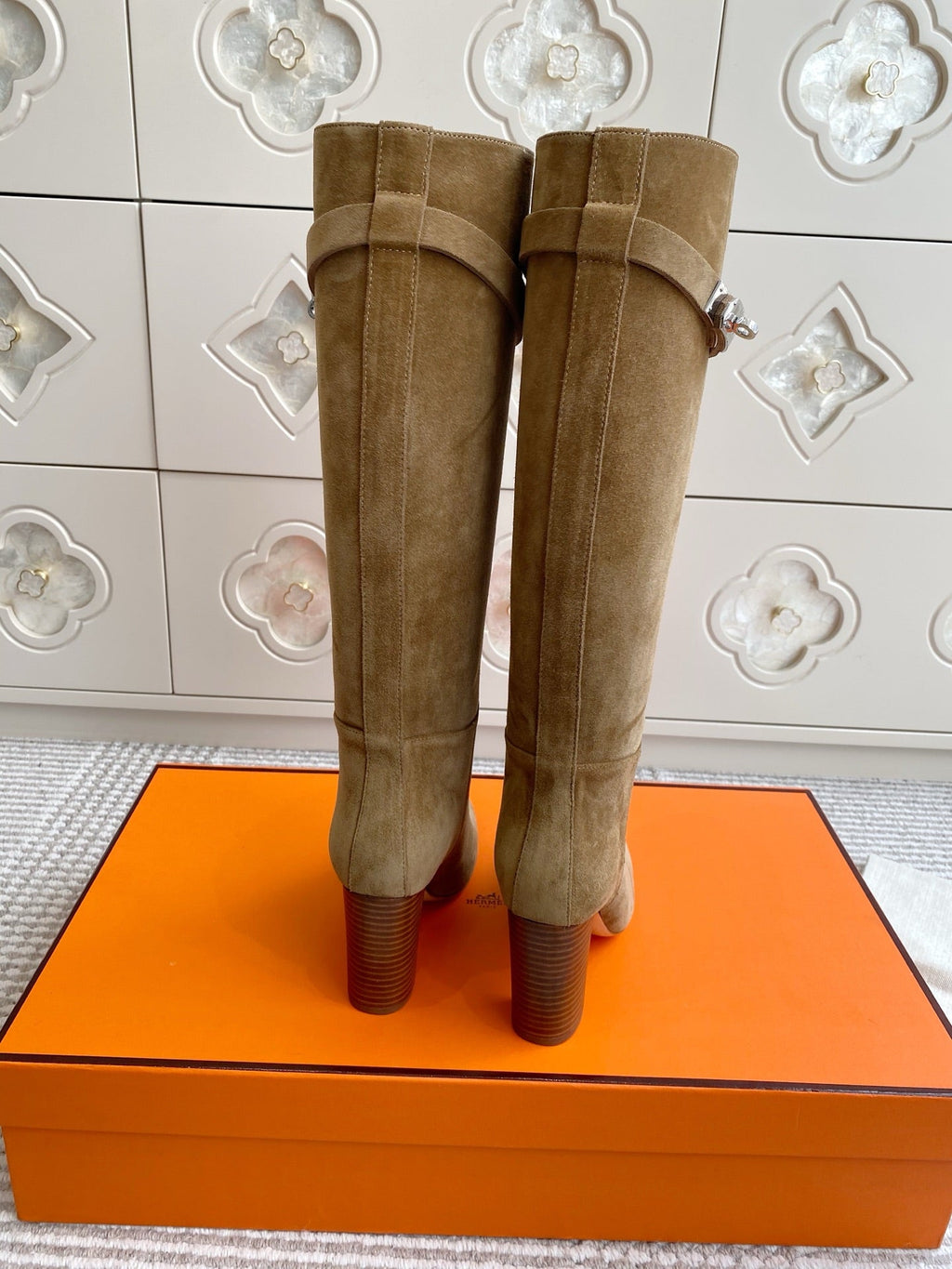 HERMES 25S TALL BOOTS 90 MM IN WARM BEIGE GOLD SUEDE