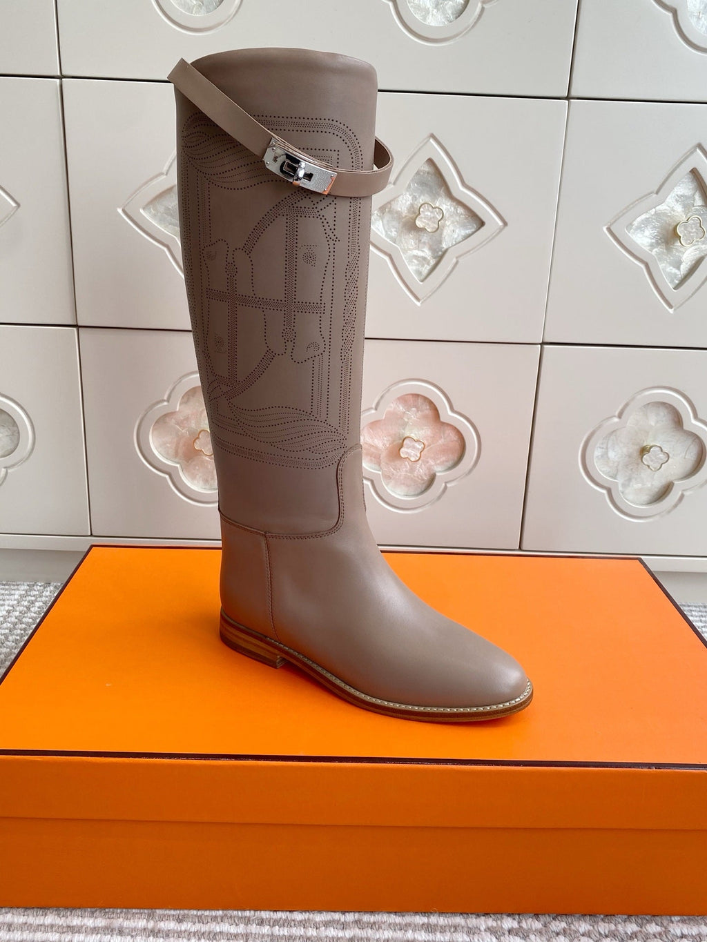 HERMES 25S JUMPING BOOTS IN LIGHT CARAMEL BROWN LAMBSKIN WITH SILVER HARDWARE