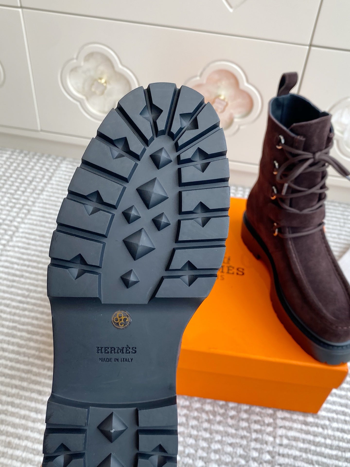 HERMES 25S ANKLE BOOTS IN DARK BROWN SUEDE