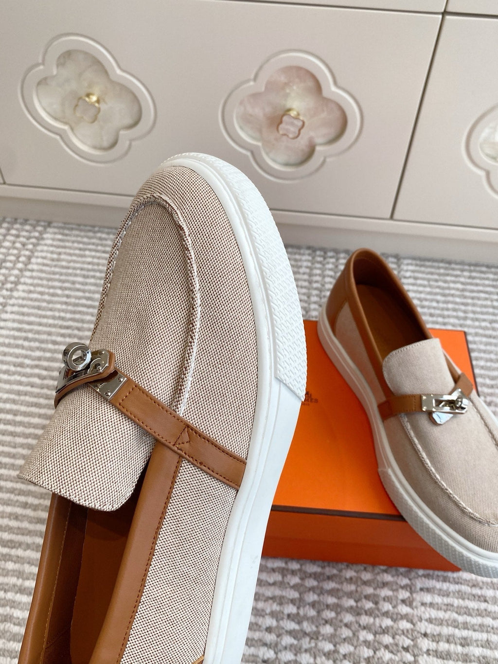 HERMES 25S SLIP-ON IN LIGHT BEIGE CANVAS AND BROWN LAMBSKIN WITH SILVER HARDWARE