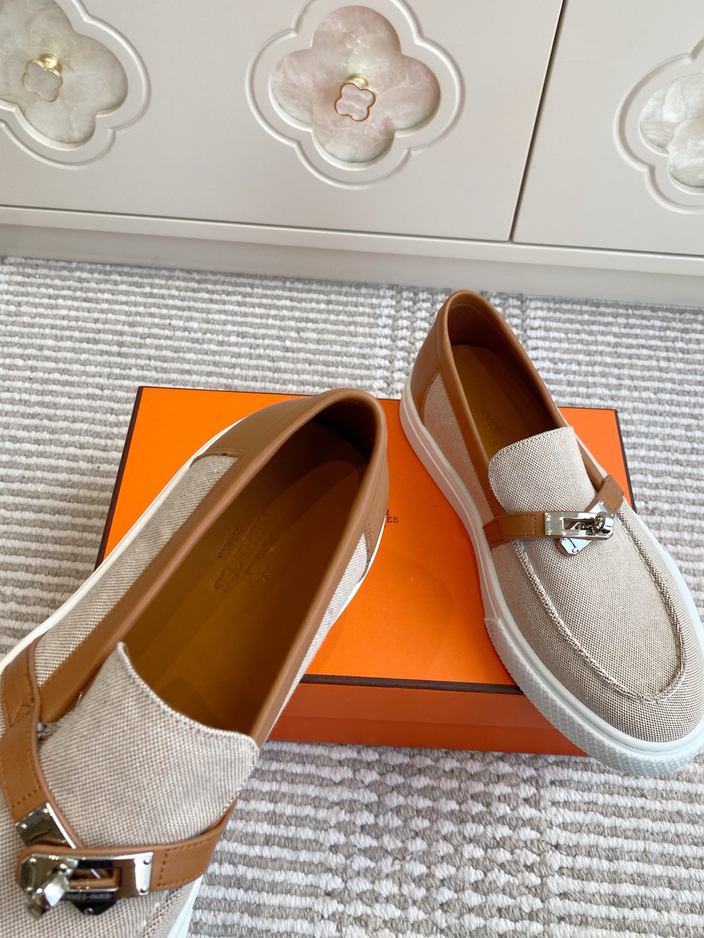 HERMES 25S SLIP-ON IN LIGHT BEIGE CANVAS AND BROWN LAMBSKIN WITH SILVER HARDWARE