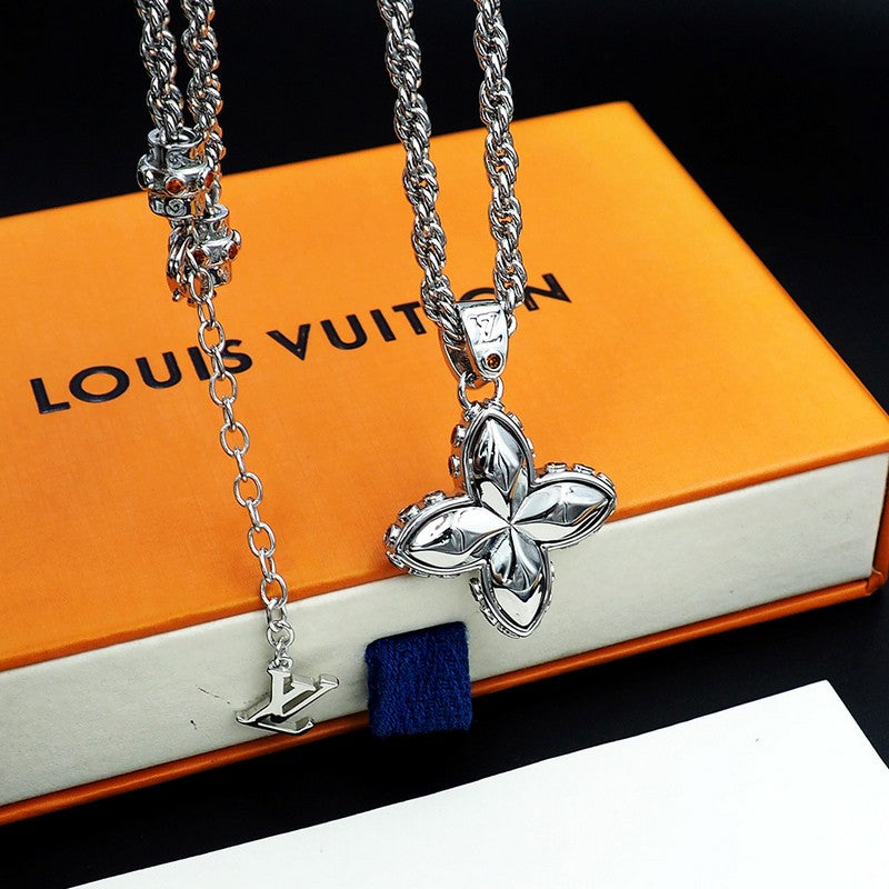 18K Louis Vuitton Flower Studs Necklace