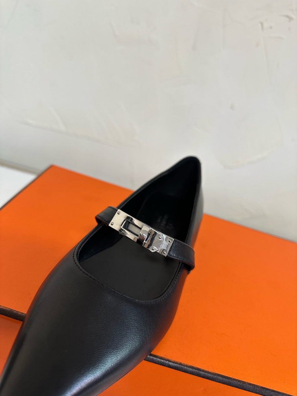 HERMES KIARA FLAT PUMP IN BLACK CALFSKIN