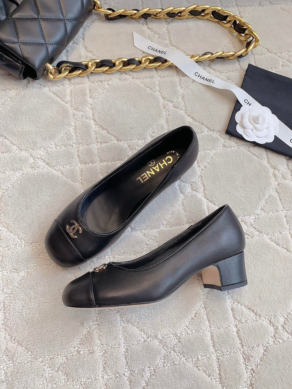 CHANEL PUMP ROUNG TOE IN BLACK SHEEPSKIN