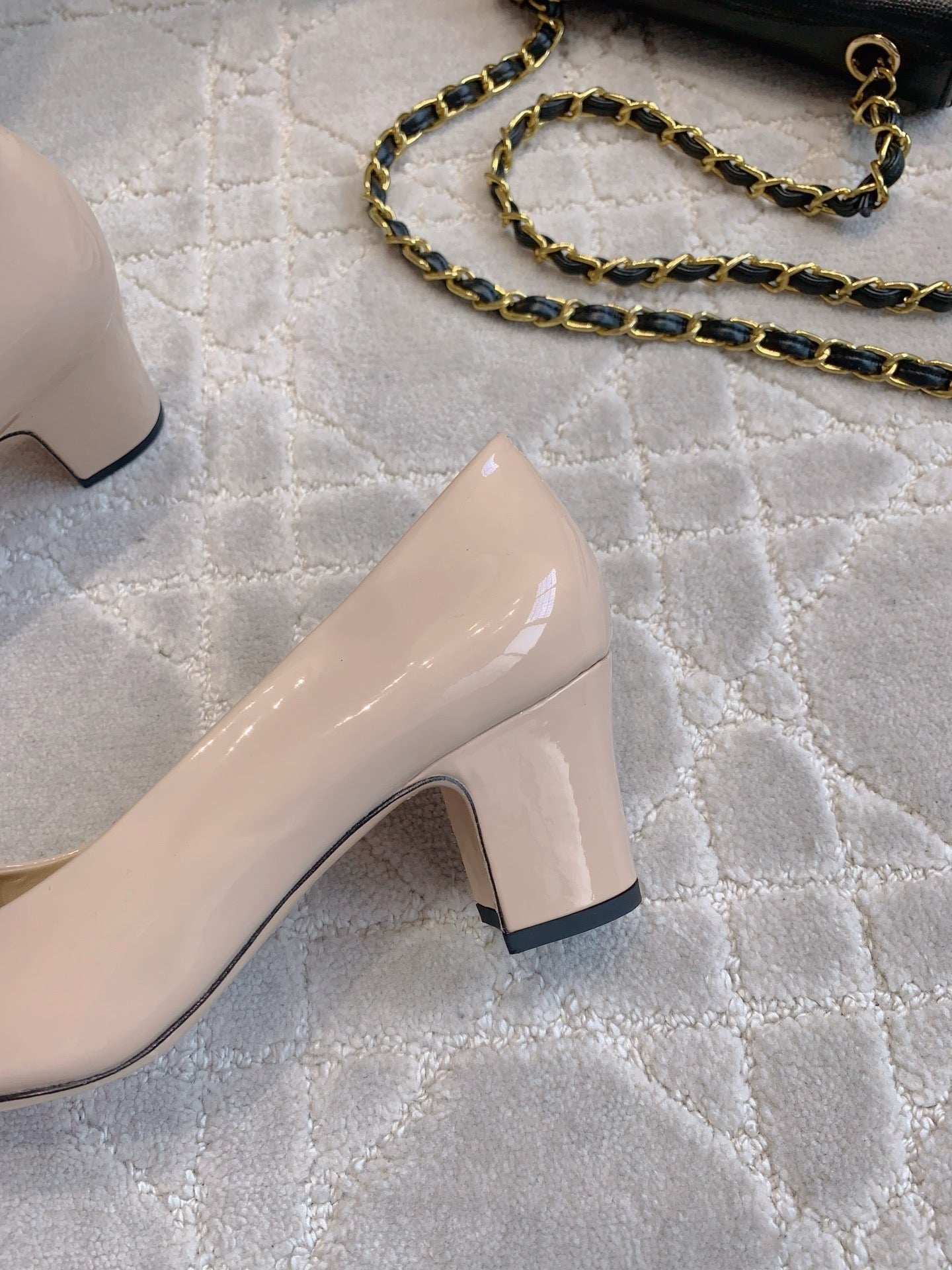 CHANEL HIGH PUMP 65 MM IN BEIGE CREAM PATENT CALFSKIN