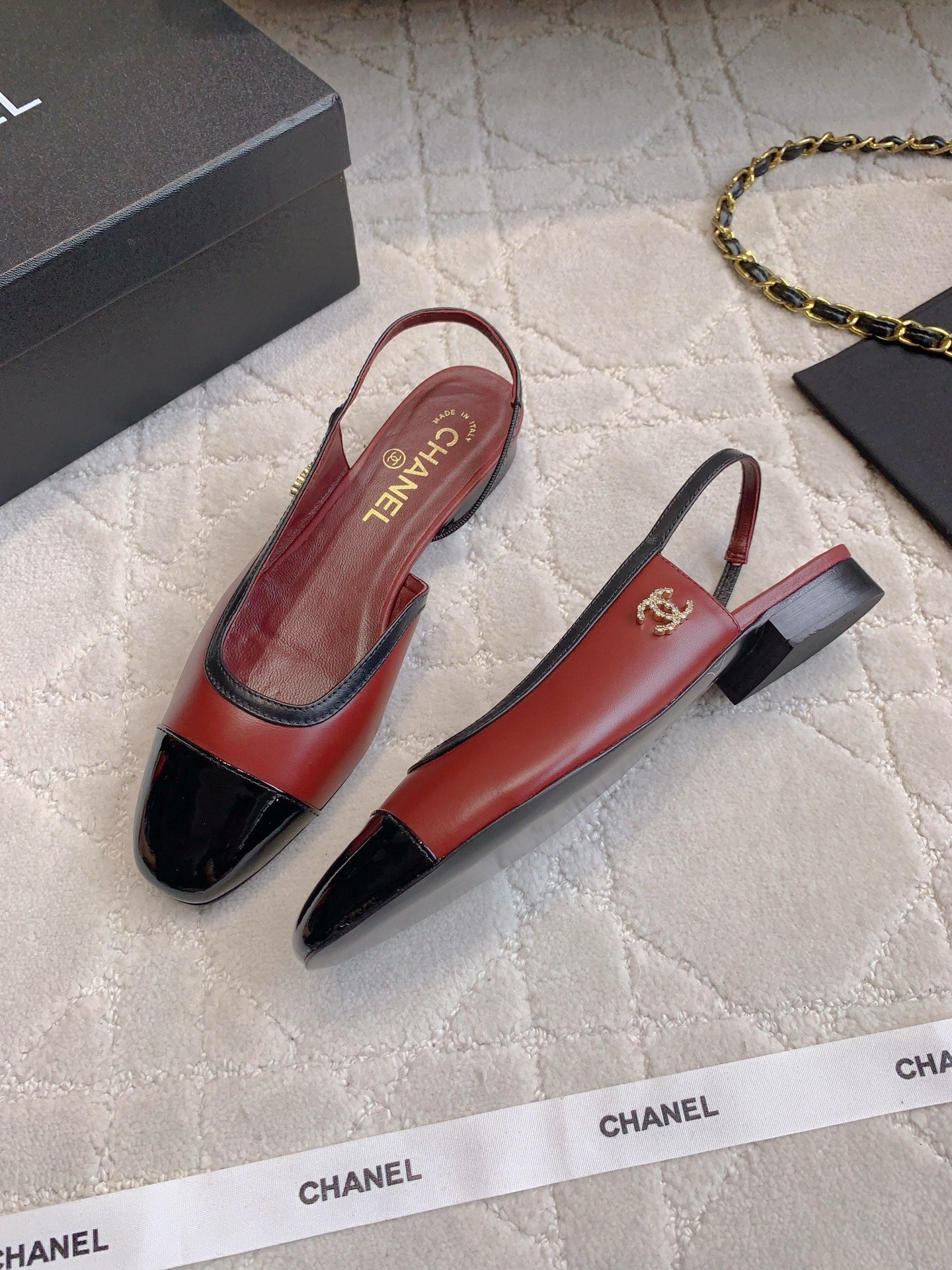 CHANEL 25S SLINGBACK IN BLACK AND ROSEWOOD CALFSKIN GOLD HARDWARE