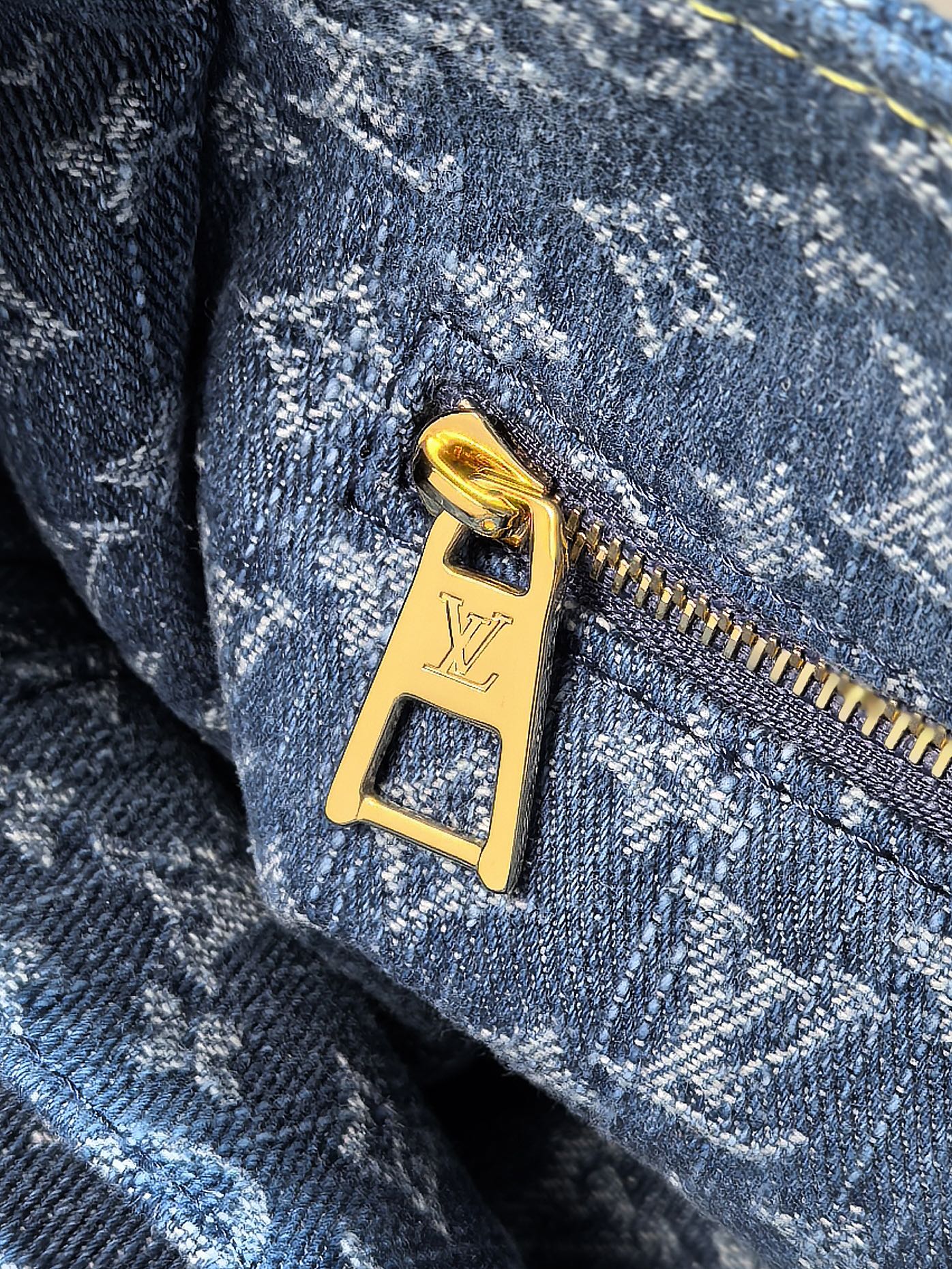 LOUIS VUITTON LV 25S ONTHEGO 28 IN BLUE MONOGRAM DENIM COTTON CALFSKIN LEATHER STRAP