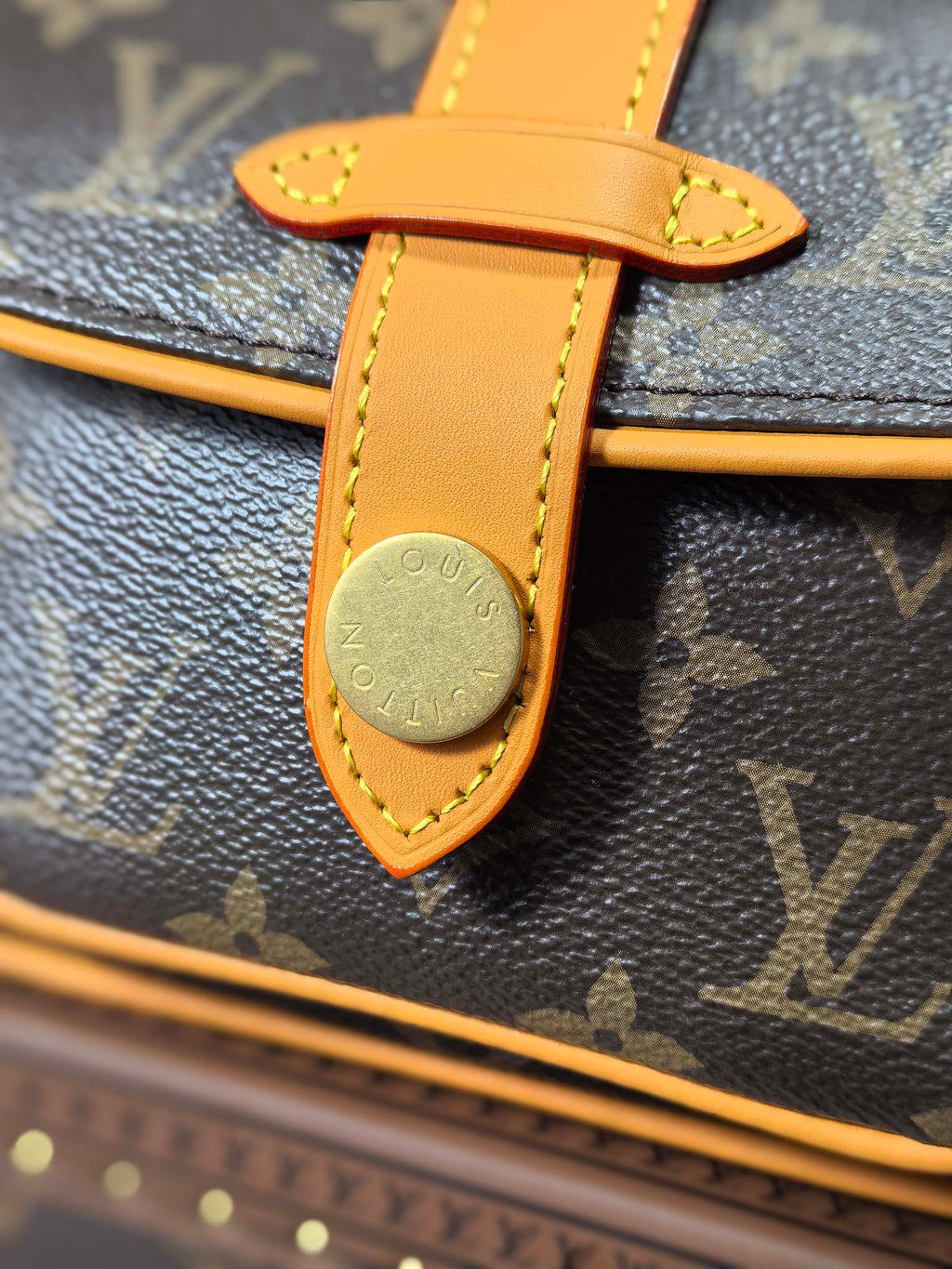 LOUIS VUITTON LV 25S CARGO 23 IN BROWN MONOGRAM CANVAS LEATHER TRIM GOLD HARDWARE