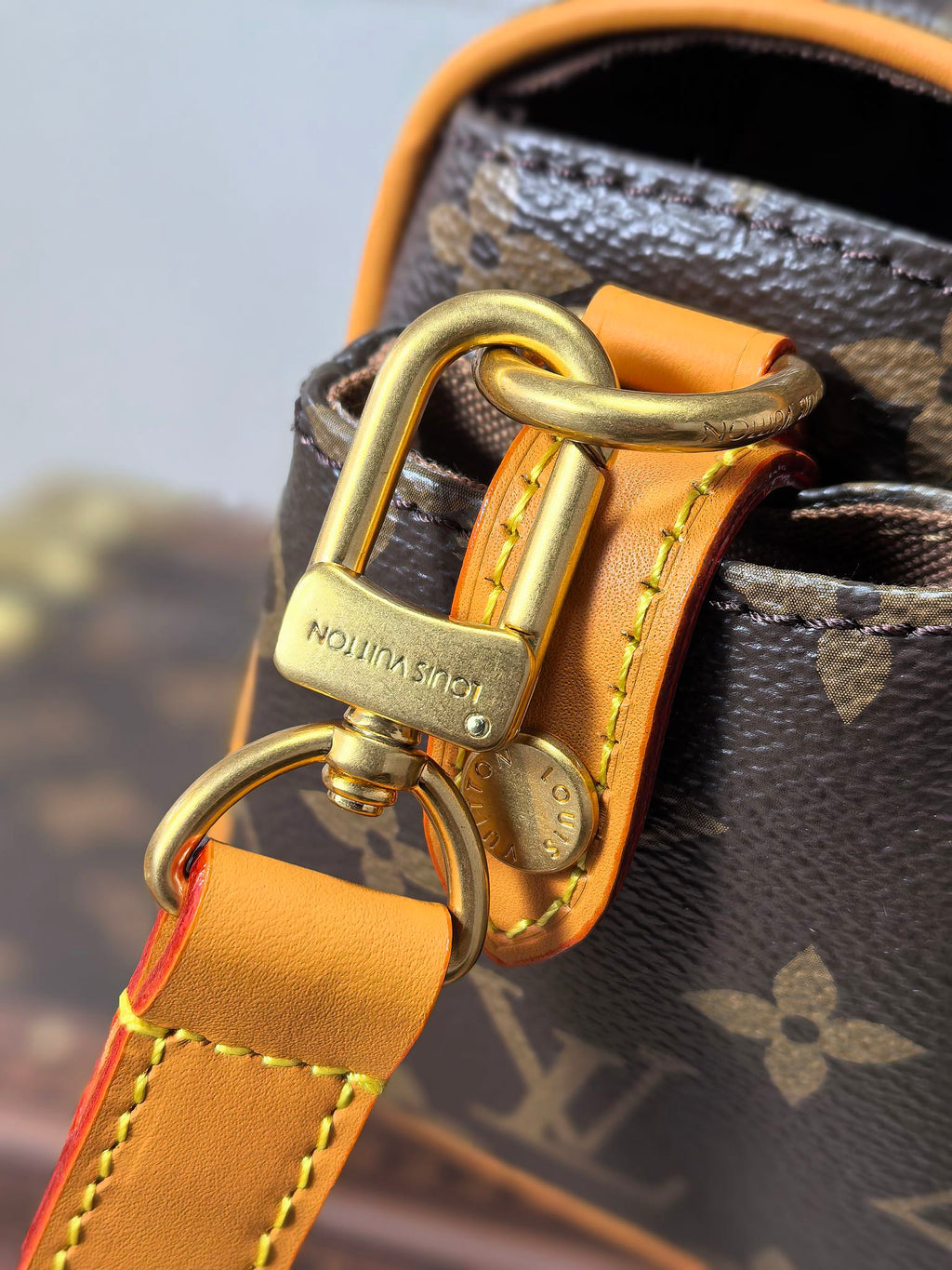 LOUIS VUITTON LV 25S CARGO 23 IN BROWN MONOGRAM CANVAS LEATHER TRIM GOLD HARDWARE