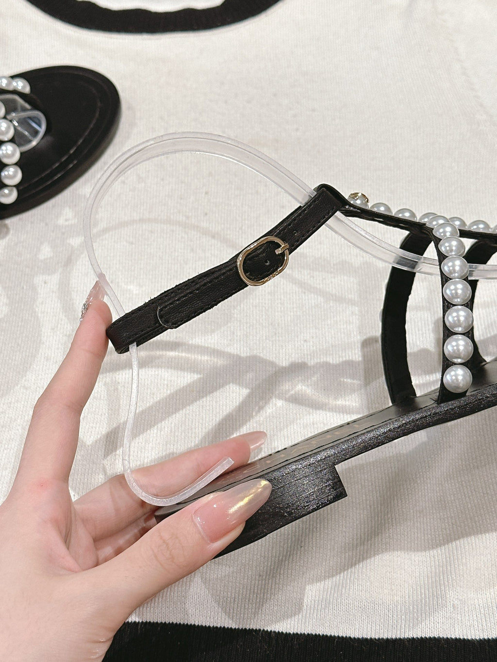 CHANEL SANDALS PEARL ROMAN IN BLACK LAMBSKIN