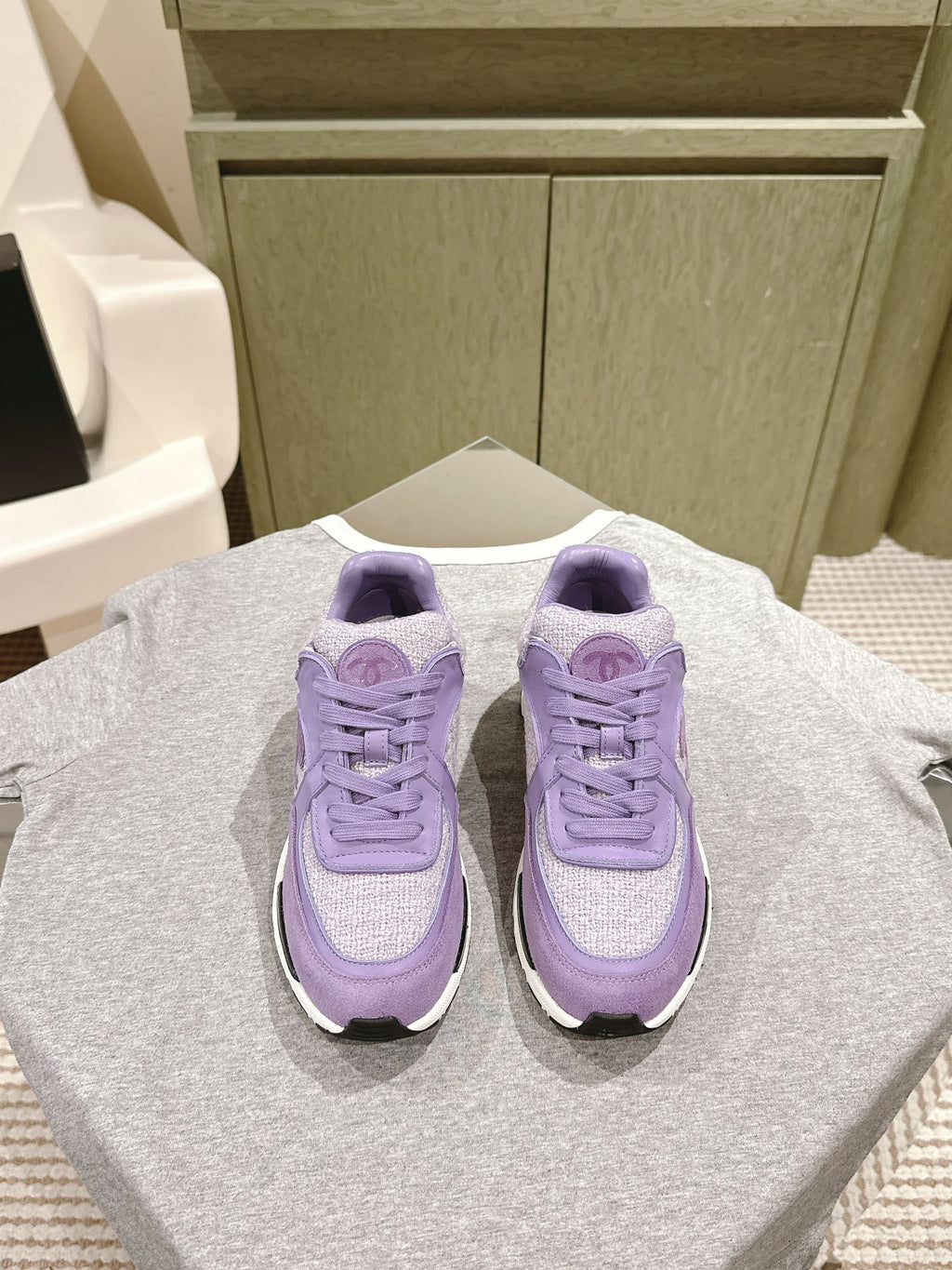 CHANEL TRAINERS IN LIGHT PURPLE SUEDE AND CALFSKIN