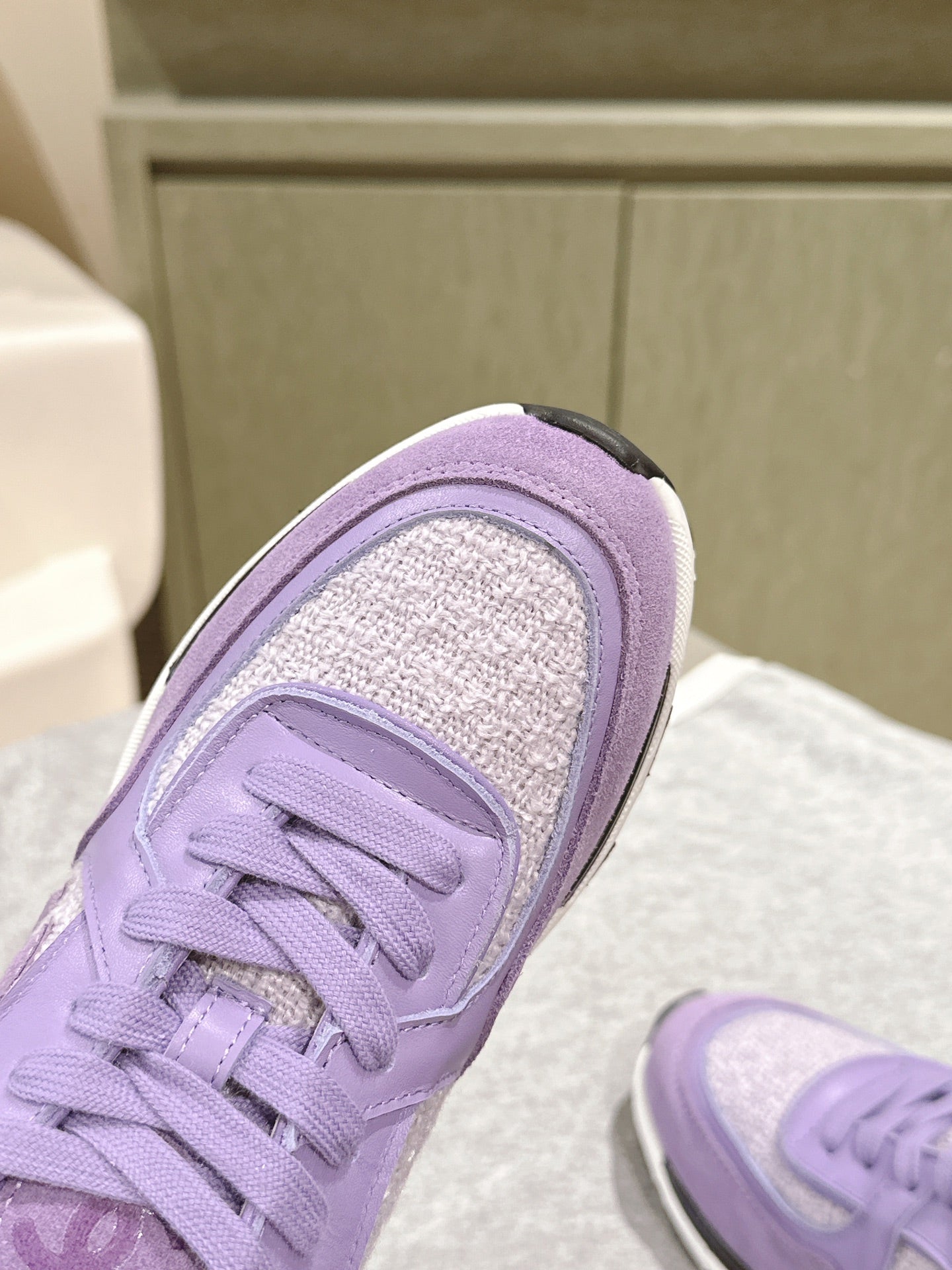 CHANEL TRAINERS IN LIGHT PURPLE SUEDE AND CALFSKIN