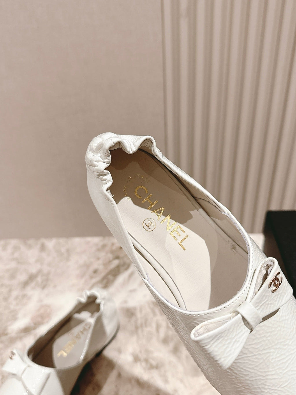 CHANEL FLATS 25S IN WHITE PATENT LEATHER