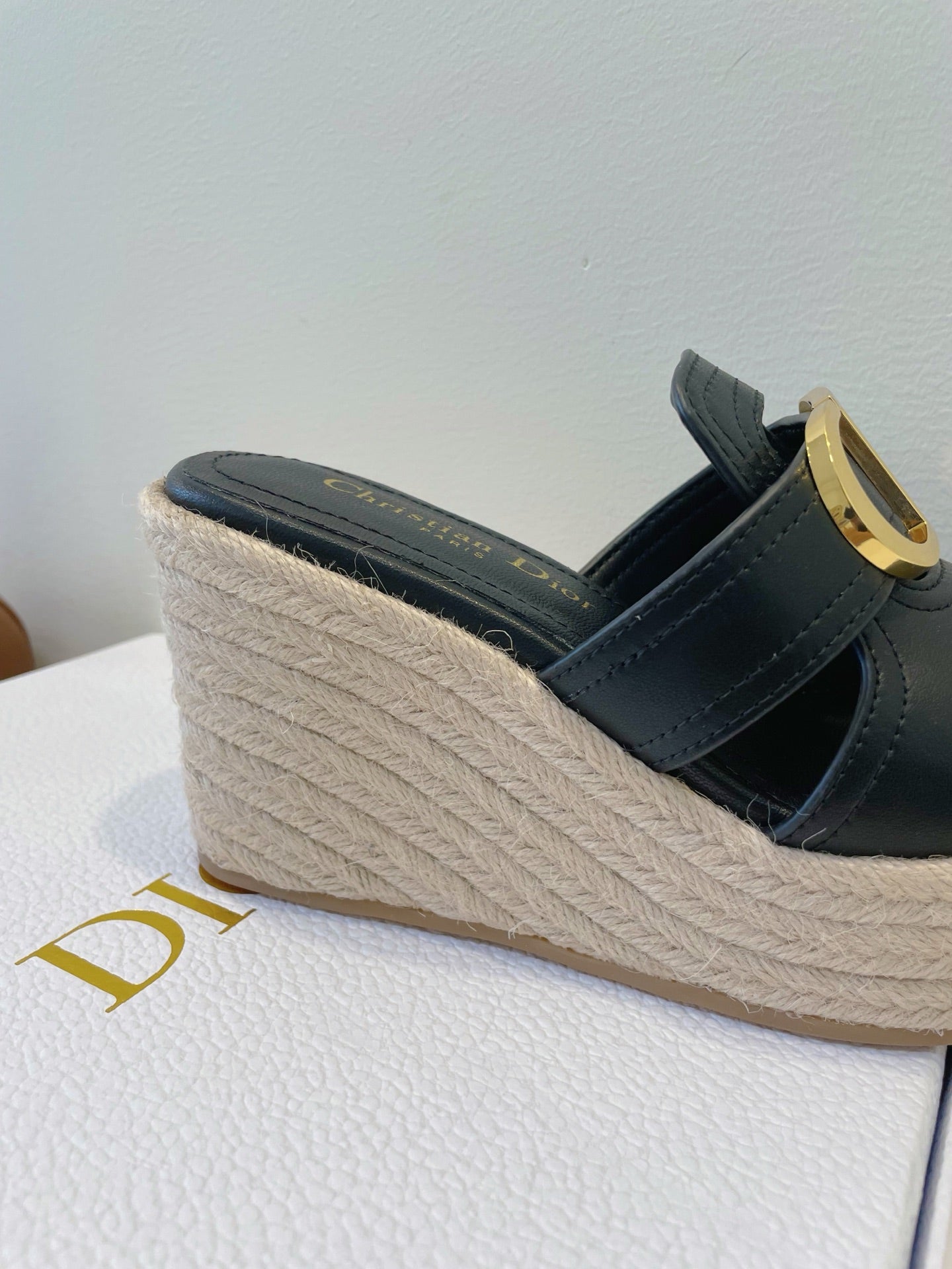 DIOR MONTAIGNE WEDGE SLIDE 95MM IN BLACK CALFSKIN