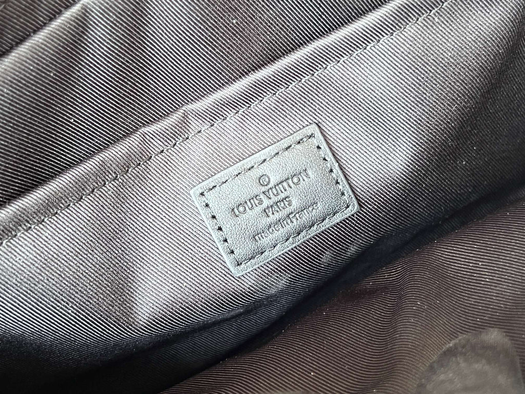 LOUIS VUITTON STEAMER 24 IN BLACK MONOGRAM ECLIPSE CANVAS