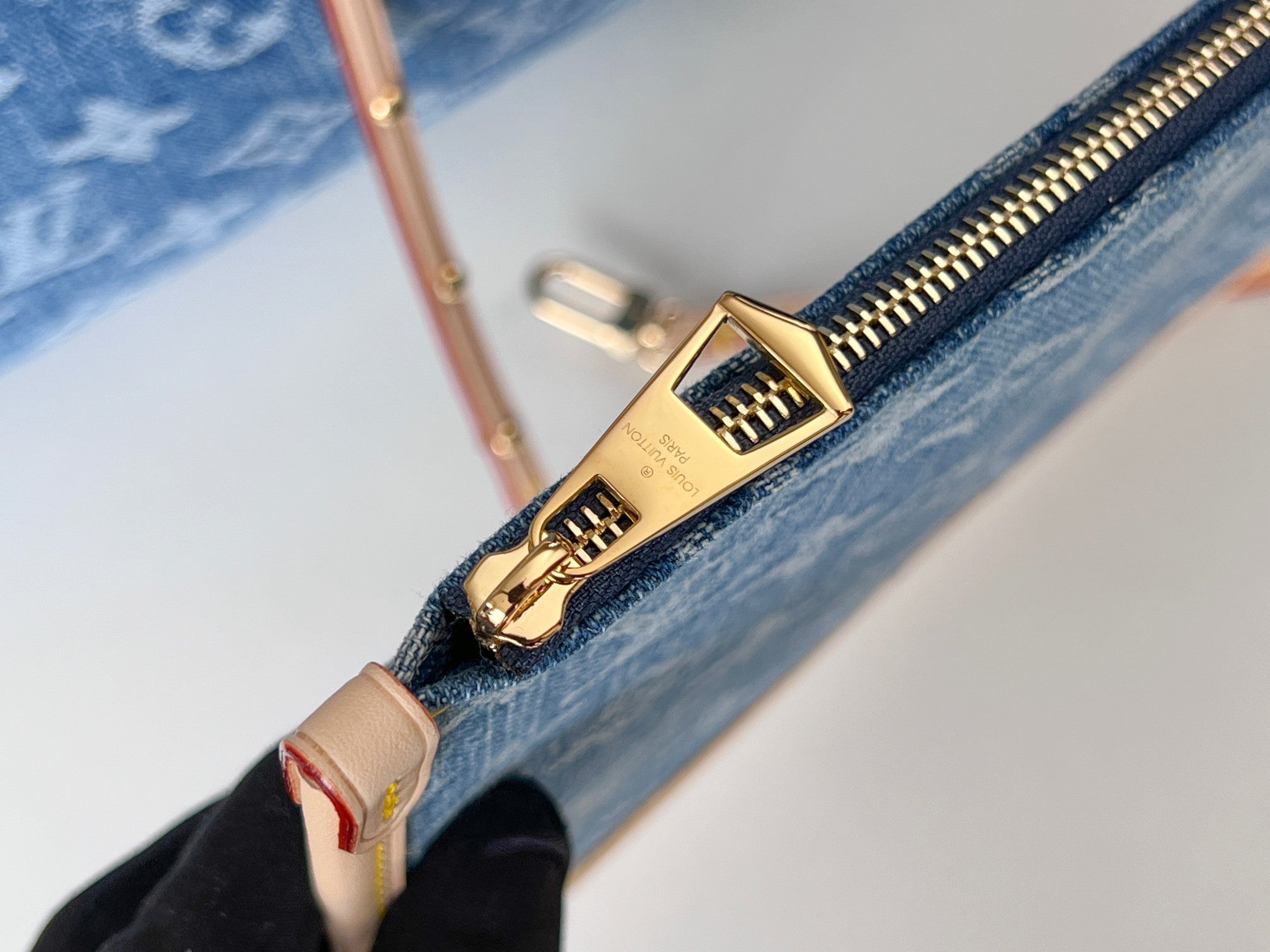 LOUIS VUITTON LV 25S CARRYALL 39 IN BLUE DENIM MONOGRAM LEATHER TRIM
