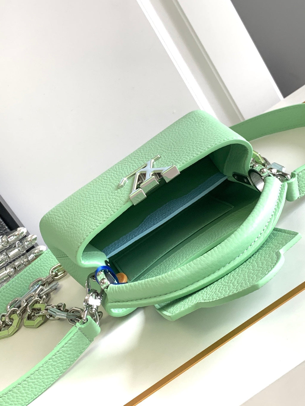 LOUIS VUITTON CAPUCINES MINI 21 IN LIGHT GREEN TAURILLON SILVER HARDWARE