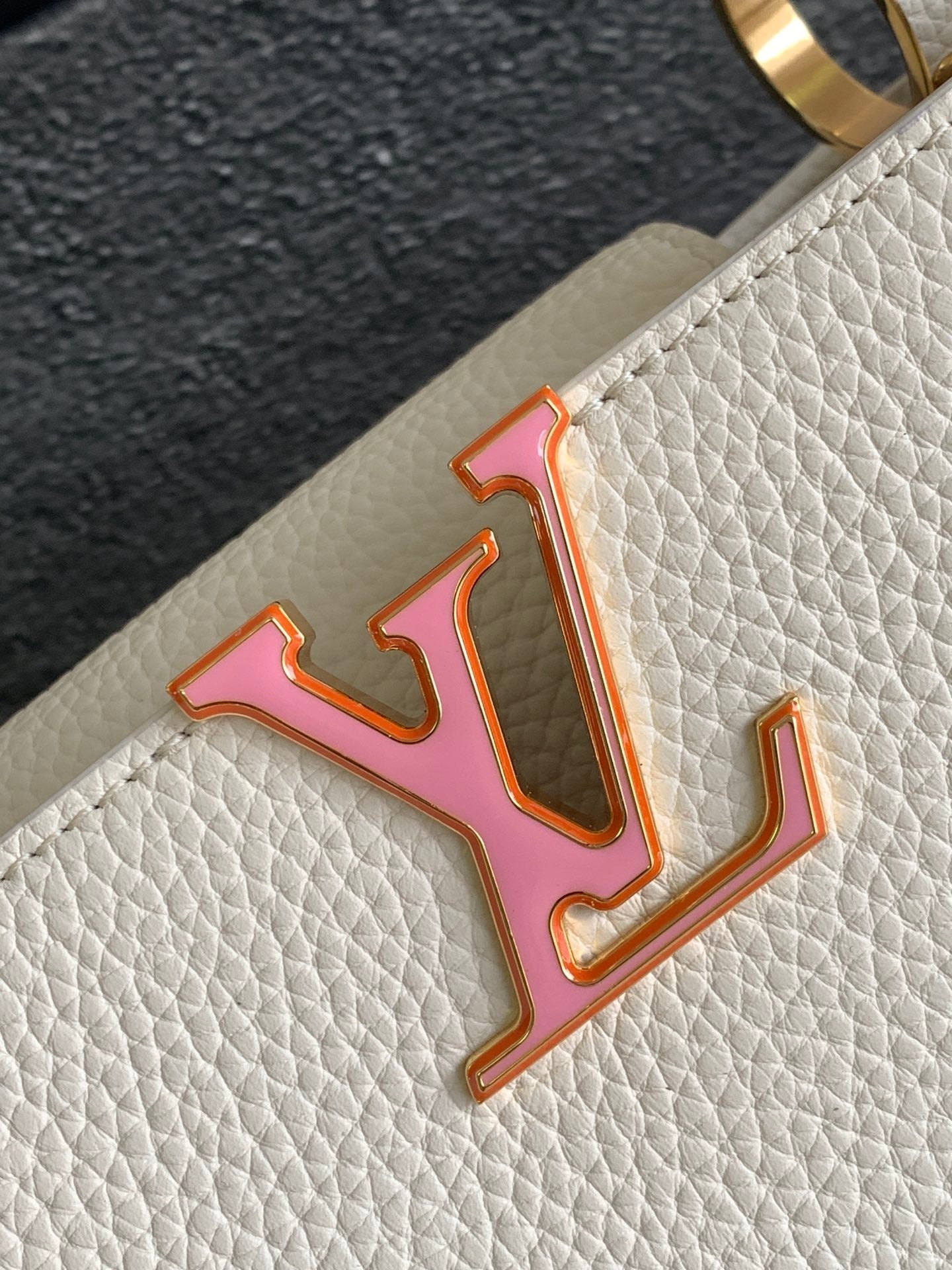 LOUIS VUITTON CAPUCINES BB 27 IN PEARL WHITE TAURILLON GOLD HARDWARE