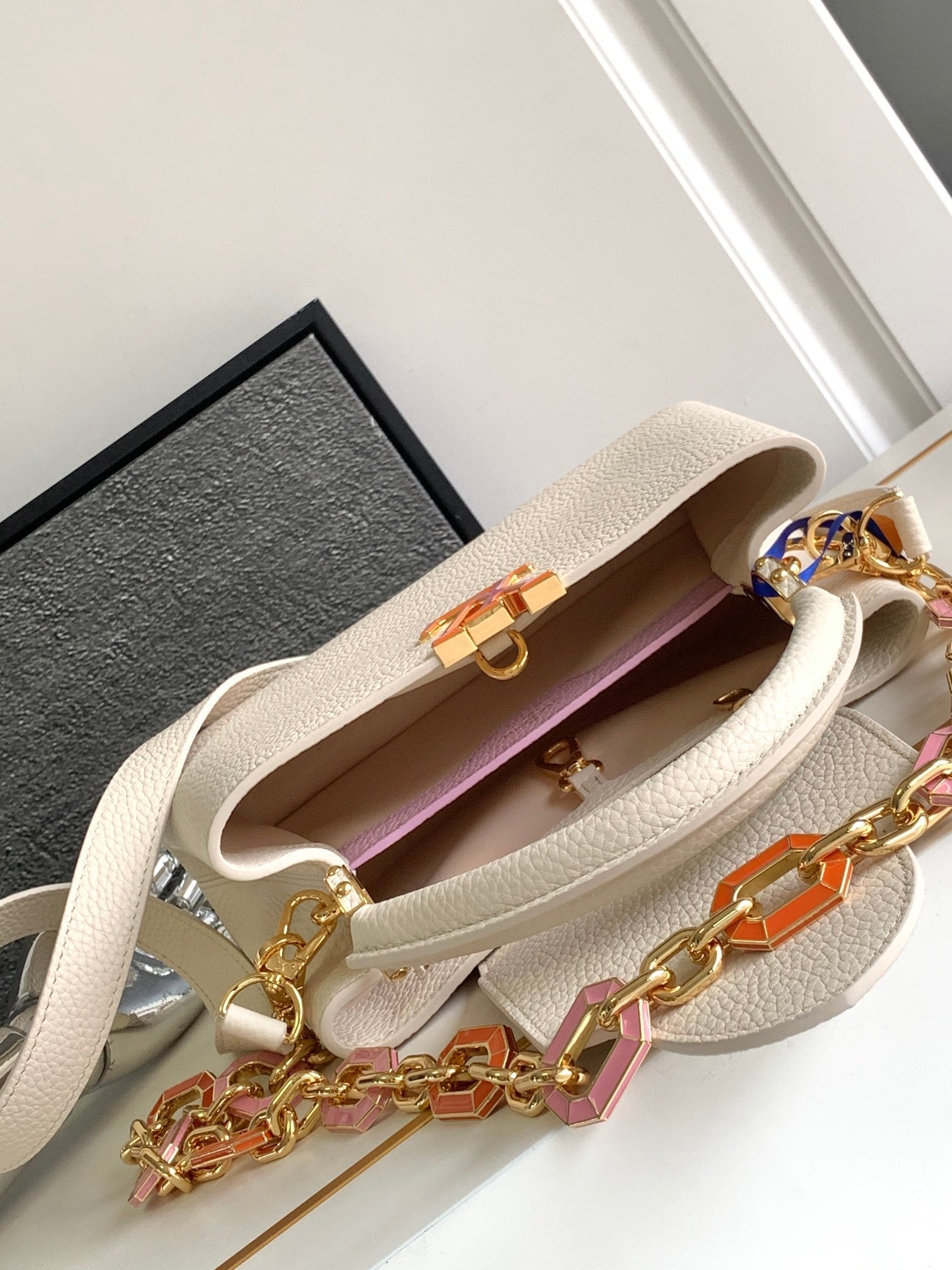LOUIS VUITTON CAPUCINES BB 27 IN PEARL WHITE TAURILLON GOLD HARDWARE