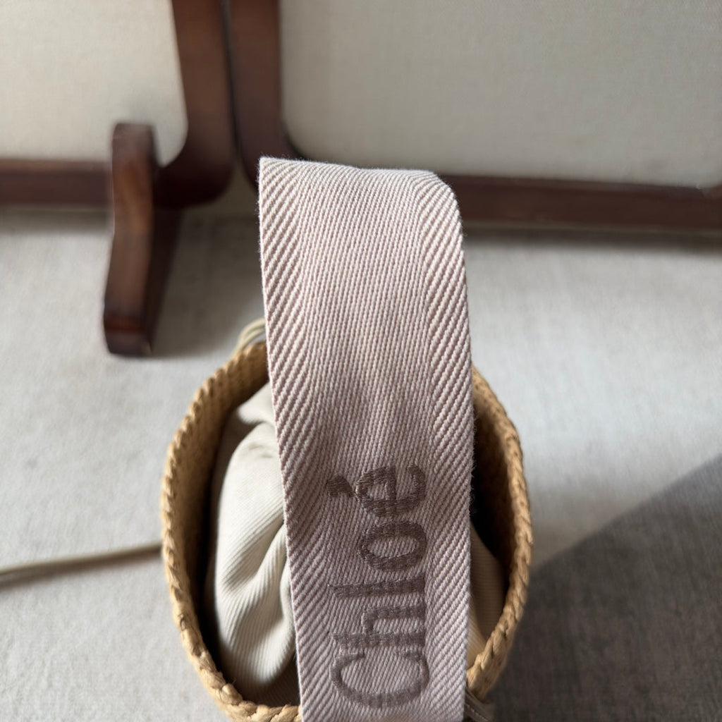 SMALL WOODY BASKET 17 IN NATURAL FIBERS BLUSHY BEIGE WEBBING BROWN CALFSKIN