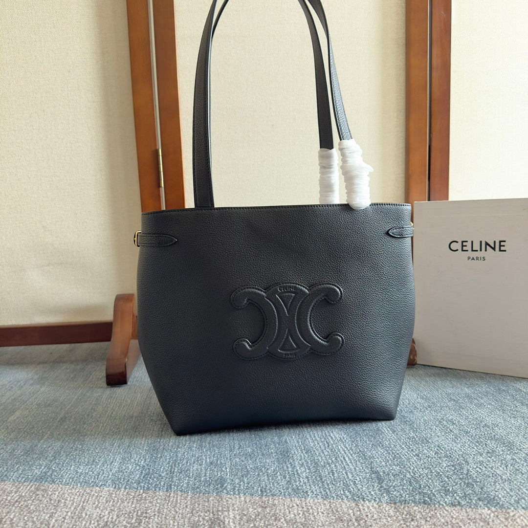 CELINE SMALL CABAS ANAÏS CUIR TRIOMPHE 28 IN BLACK GRAINED CALFSKIN