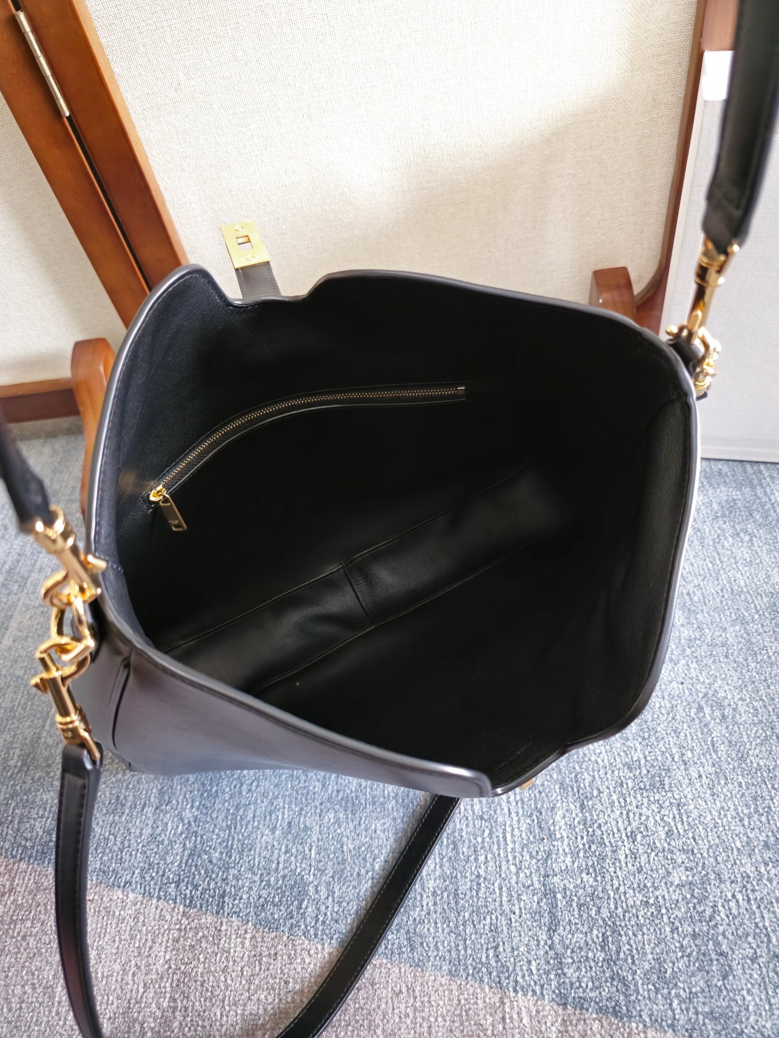 CELINE MEDIUM CAMILLE 16 SOFT BAG 36 BLACK IN SMOOTH CALFSKIN