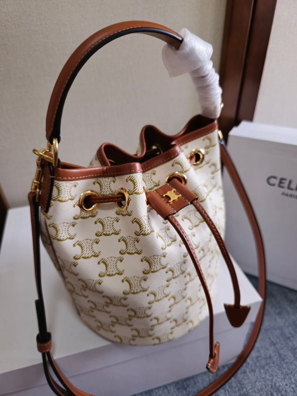 CELINE CLARA BAG 19 IN WHITE TRIOMPHE CANVAS AND BROWN CALFSKIN TRIM