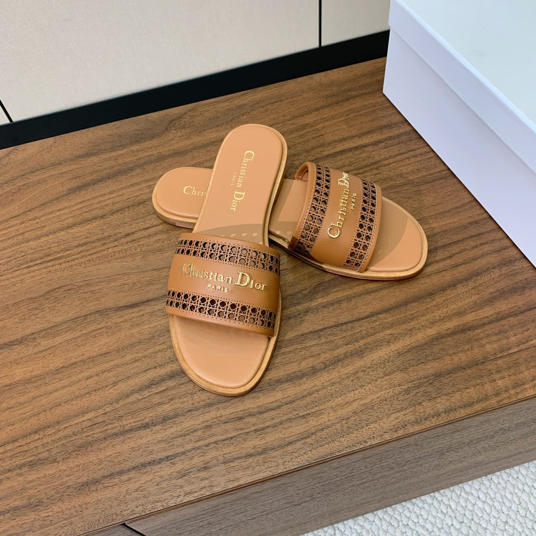 DIOR DWAY CIDER BROWN CALFSKIN AND GOLD LOGO