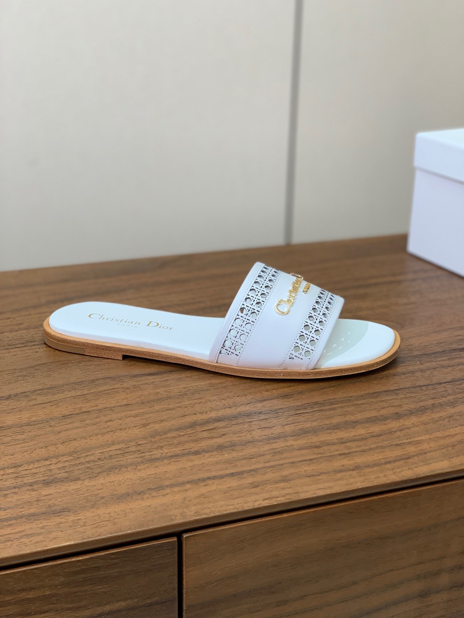 DIOR DWAY WHITE CALFSKIN AND GOLD LOGO