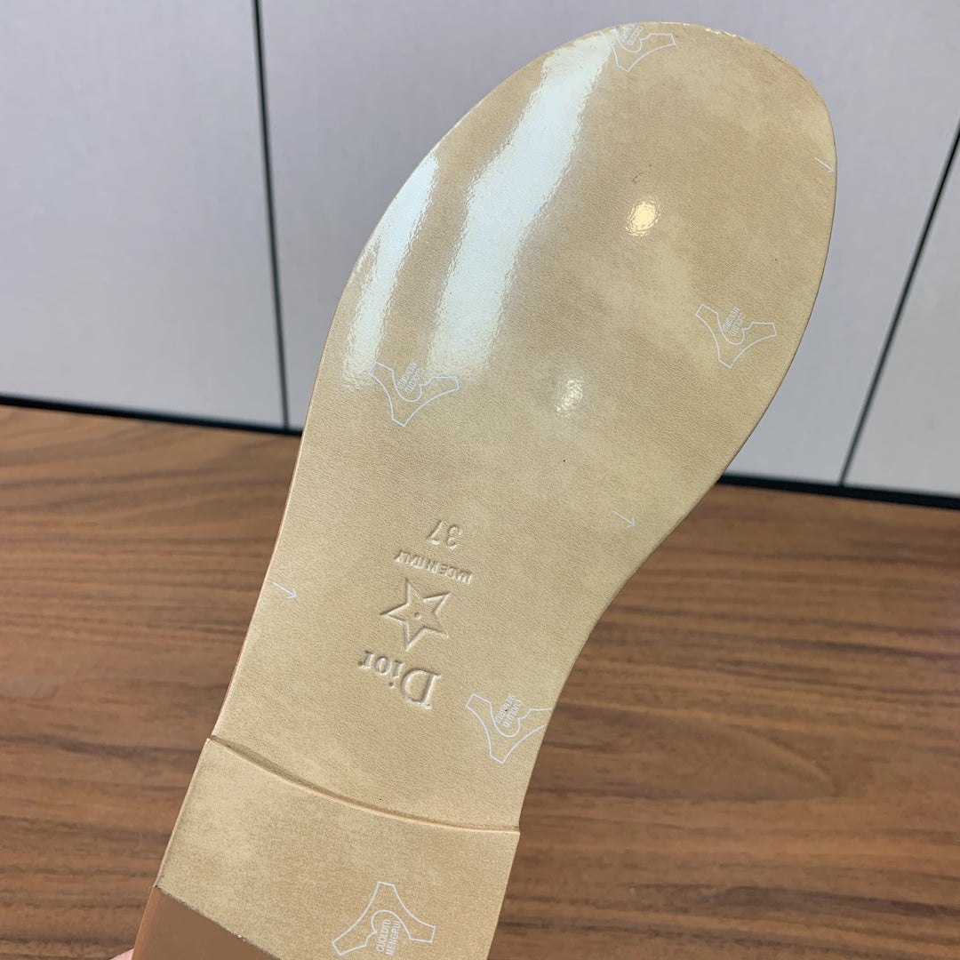 DIOR DWAY SLIDE BEIGE CALFSKIN AND GOLD LOGO